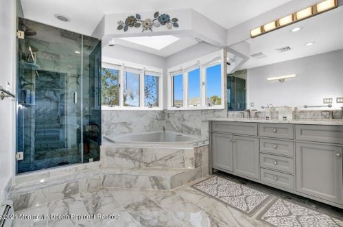 98 Jib Ln, Bricktown NJ  08723-6747 exterior