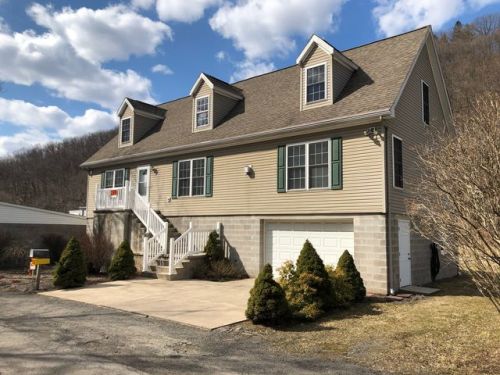 350 Oakland Ave, Ashland, PA 17921-1409