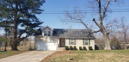 2600 Peach Grove Ln, Woodlawn, TN 37191-9354