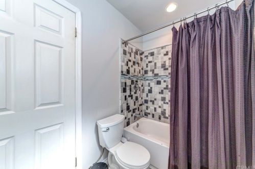 4255 Petaluma Ave, Lakewood CA  90713-3322 exterior