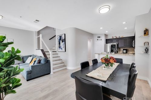 2726 Night Jasmine Dr, Simi Valley CA  93065-1545 exterior