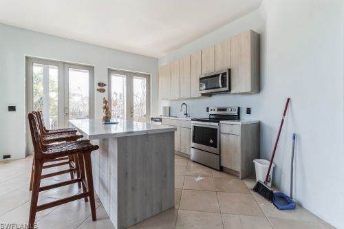 4150 Dingman Dr, Sanibel FL 33957-5107 exterior