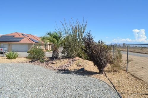9320 Mesa St, Victorville CA  92392-1980 exterior