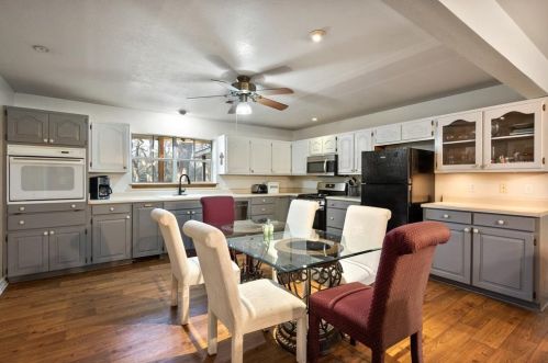 4951 Joe Wilson Rd, Midlothian TX  76065-4518 exterior