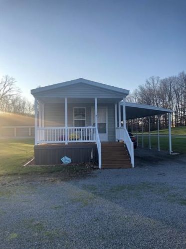 40 Kathy St, Beaver Falls, PA 15010-9735