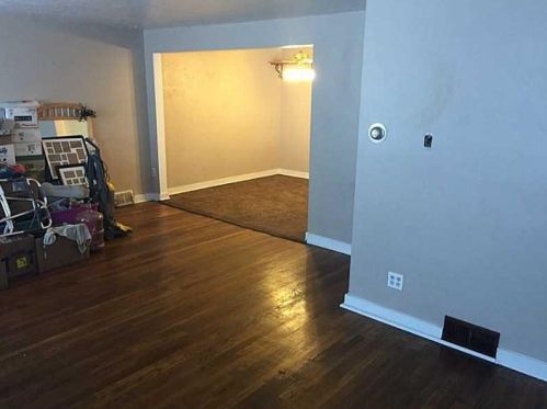 1811 Greentree Rd, Pittsburgh PA  15220-1811 exterior