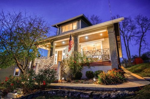 5076 Grandview Pl, Cincinnati, OH 45212-2232