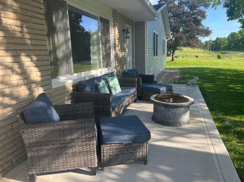 7785 Blackrun Rd, Nashport, OH 43830-9441