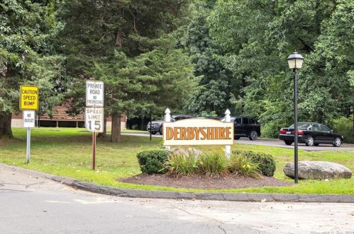 30 Derbyshire, Derby CT  06418-2236 exterior