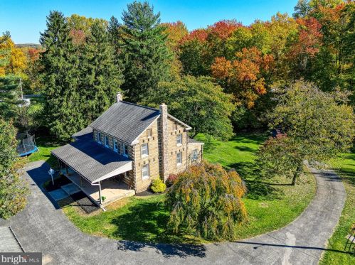 7455 Hillside Dr, Spring Grove PA  17362-8555 exterior