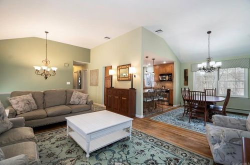 1180 Baldwin Rd, Yorktown Hgts, NY 10598-5719
