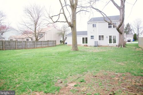 71 Honeysuckle Dr, Navy Sup Dpt PA 17050-3166 exterior