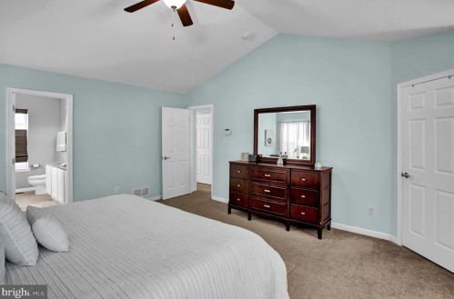 4 Ledgestone Dr, Siddonsburg PA  17019-9805 exterior