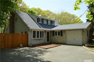 4 Allegheny Dr, Farmingville, NY 11738-2804