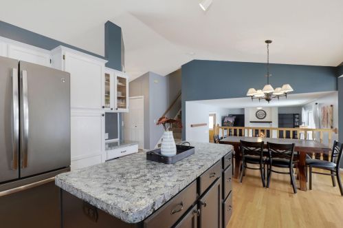 380 Pondview Ln, Chaska MN  55318-2873 exterior