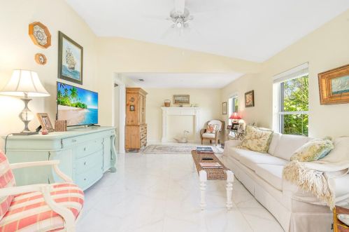 165 36 Ct, Vero Beach FL 32960-4085 exterior