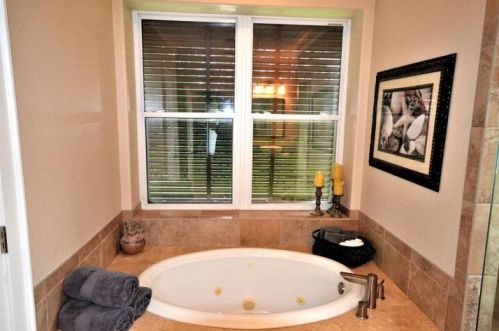 4321 Jelinek Dr, Milton FL  32583-3203 exterior