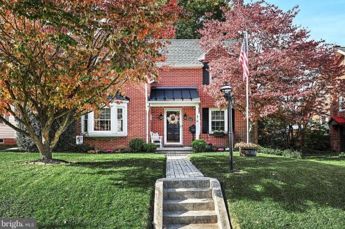 68 Maple Ave, Littlestown, PA 17340-1312