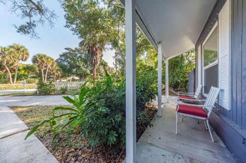 2431 20th Ave, Vero Beach, FL 32960-4112