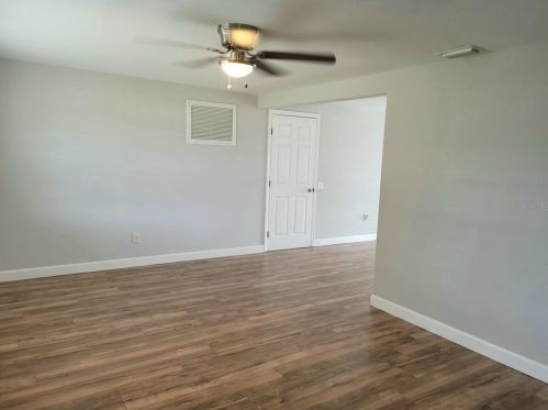 4809 Longwood Ave, Tarpon Springs, FL 34690-3924