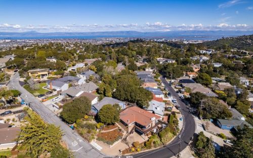 2440 Lincoln Ave, Belmont CA  94002-1424 exterior