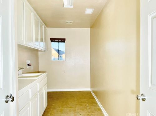 37245 Parkway Dr, Beaumont CA  92223-8104 exterior