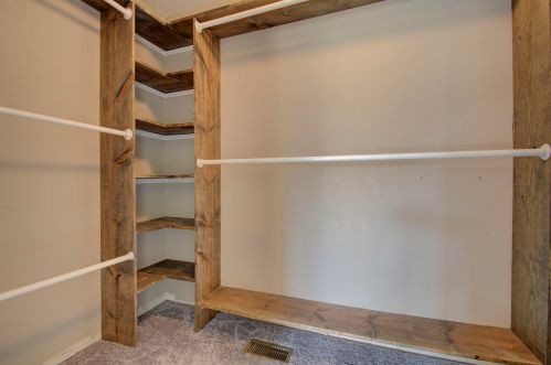 1733 Greatwood Dr, Florence KY  41042-8121 exterior