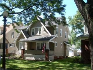 1642 Greenlawn Ave, Akron, OH 44301-2709