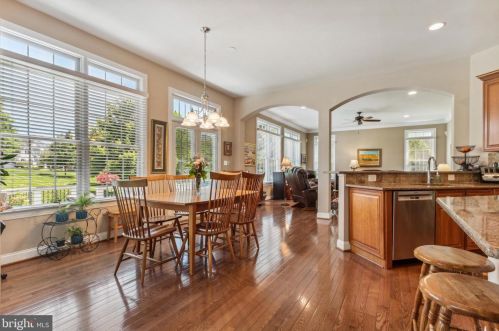 8373 Pedigrue Ct, Gainesville VA  20155-3240 exterior