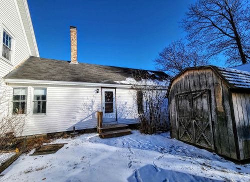 9 Hampstead Rd, Danville NH  03819-5100 exterior