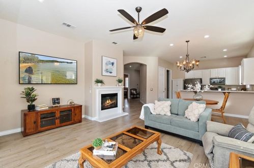 825 Sherwood Ct, Beaumont CA  92223-8556 exterior