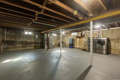 151 Reynolds Rd, West Islip NY  11795-2916 exterior