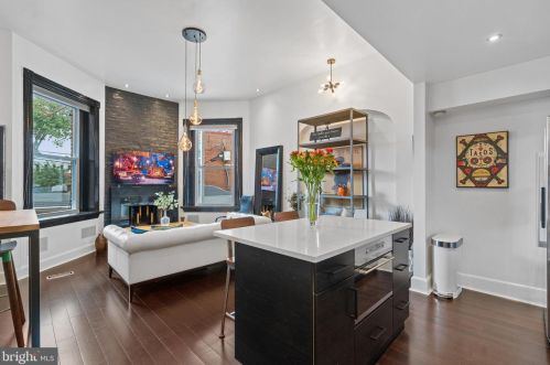 2028 16th St, Washington, DC 20020-4821
