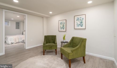 6916 Arlington Blvd, Falls Church VA  22042-1937 exterior