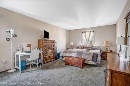 1068 Toms River Rd, Jackson Twp NJ  08527-5240 exterior