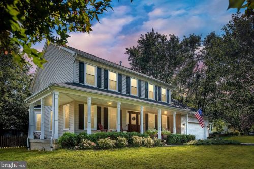 6024 Fox Point Rd, Fredericksburg, VA 22407-8355