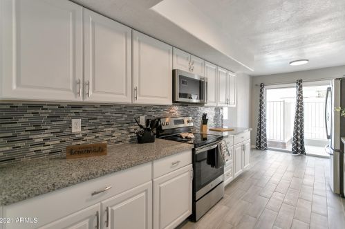 9615 52nd Ln, Glendale, AZ 85302-3416