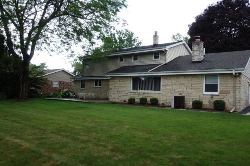 2245 Brantwood Ave, Milwaukee, WI 53209-3329