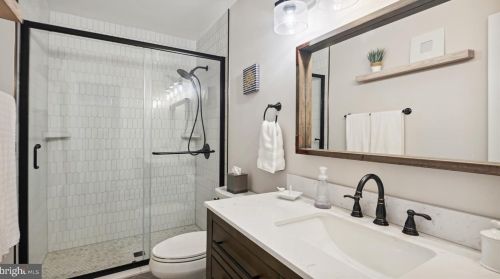 1512 Sadlers Wells Dr, Herndon VA  20170-2838 exterior