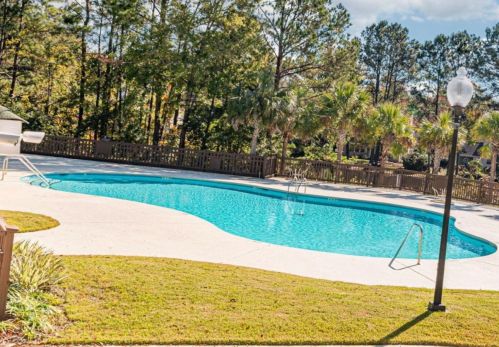 2001 Hopeman Ln, Mount Pleasant SC  29466-9280 exterior