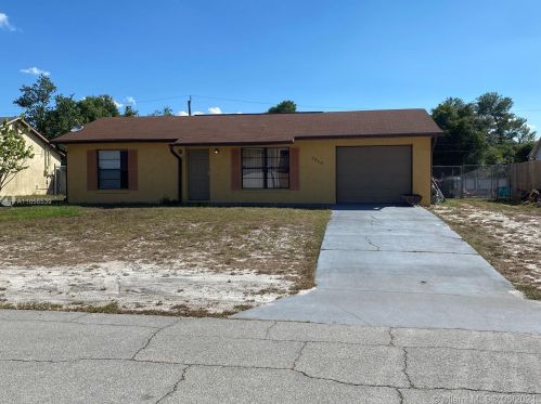 2968 Cottondale Dr, Deltona, FL 32738-2073