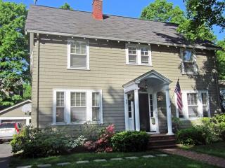 62 Denton Rd, Wellesley MA  02482-6405 exterior