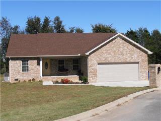 104 Garden Dr, Shelbyville, TN 37160-2960