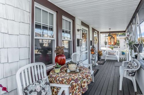 47 Prospect Ave, East Rockaway NY  11518-1232 exterior