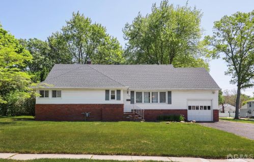 52 Farms Road Cir, East Brunswick, NJ 08816-2979