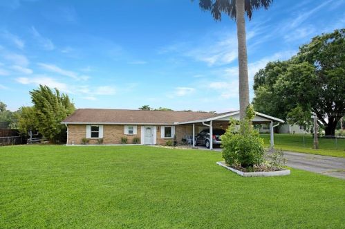 270 Candy Ln, Deland, FL 32720-8705