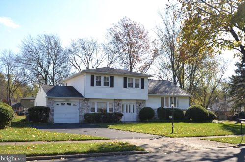 285 New Rd, Southampton, PA 18966-3606
