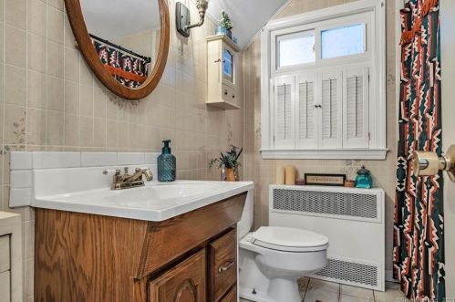 352 Shrub Rd, Bristol CT  06010-2473 exterior