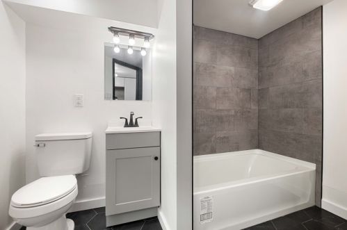 4001 Ctr Ave, Whitaker PA 15120-3417 exterior