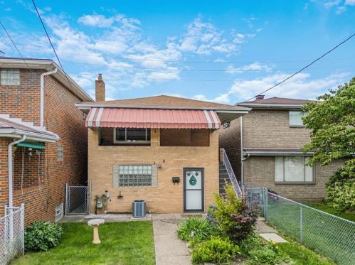 824 Monongahela Ave, Glassport, PA 15045-1627